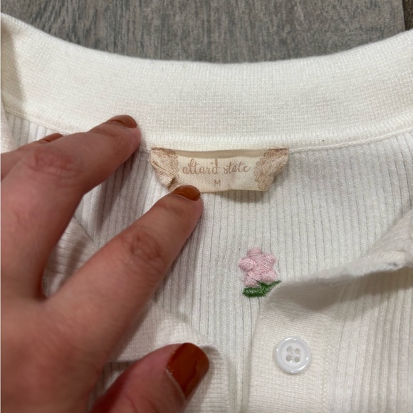 Altar’d State Embroidered Floral Crop Top Size Medium - Picture 4 of 5